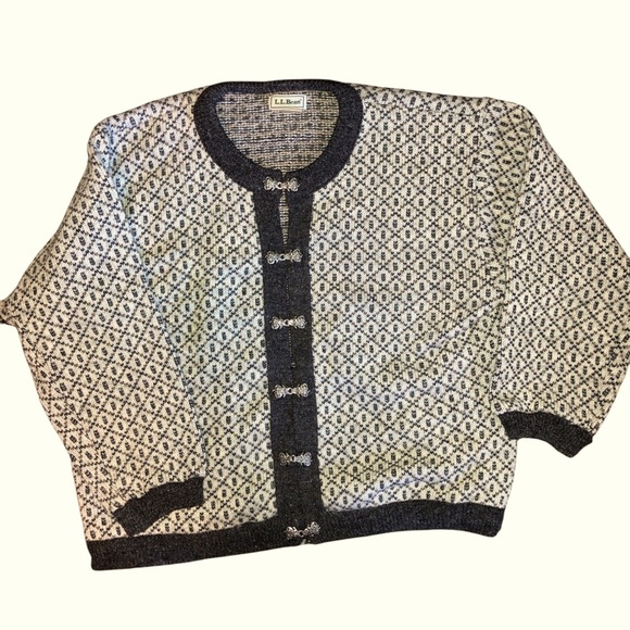L.L. Bean Vintage Geometric 80% wool/ 20% rayon Cardigan XL **flawed, see pics** - Picture 1 of 6
